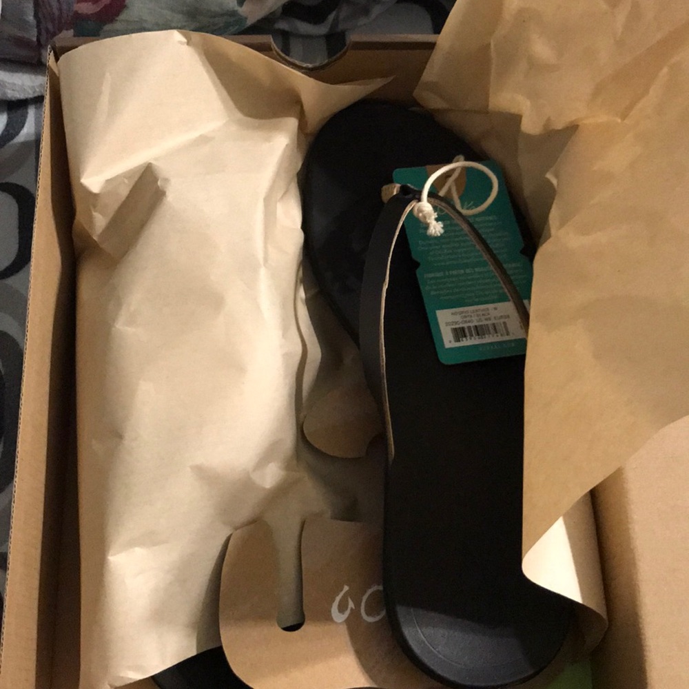 Leather Olukai Sandal Black